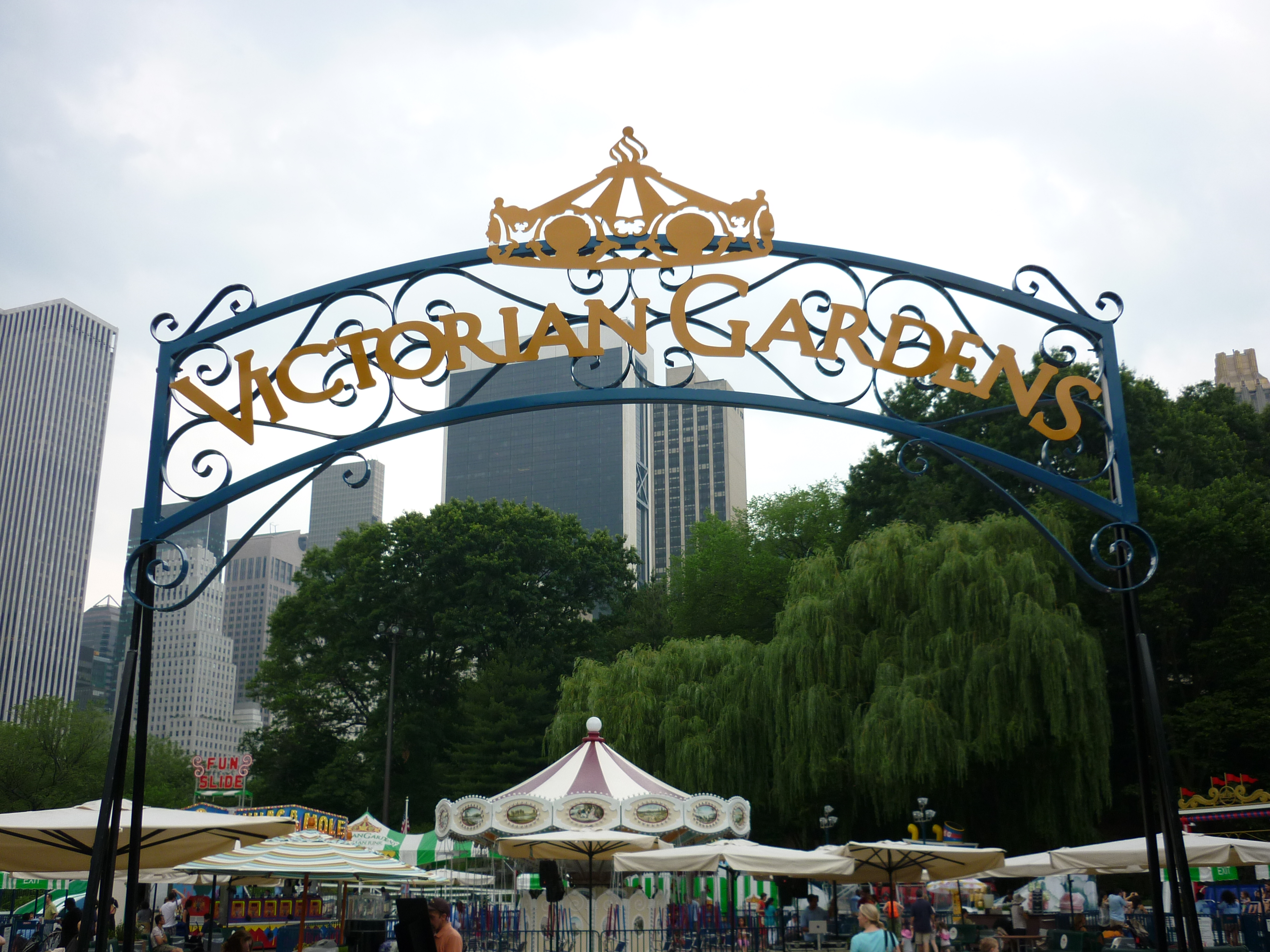 Review Victorian Gardens At Wollman Rink Shiny Brite